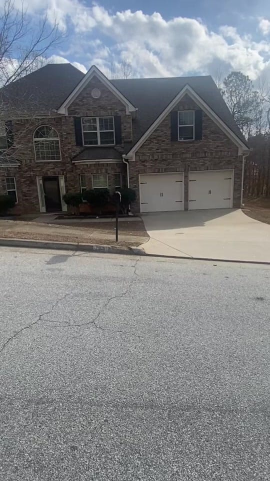 Post 7 by Who_moving_to_the_A on TikTok (video)