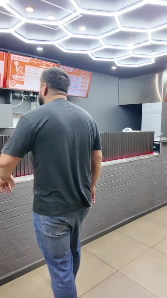 Post 6 by arifeats on TikTok (video)