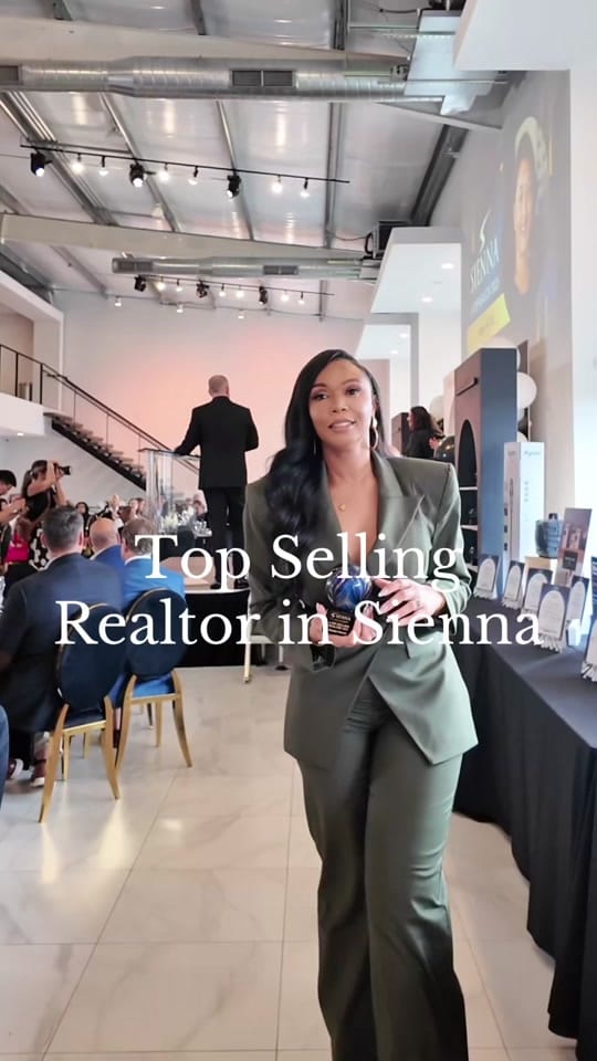 Post 8 by Nicole Handy, HTX Realtor on TikTok (video)