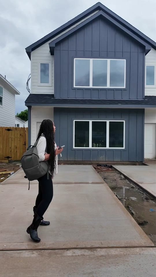 Post 6 by Nicole Handy, HTX Realtor on TikTok (video)