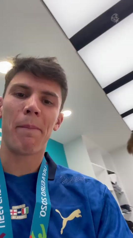 Post 10 by Tre uomini e un social on TikTok (video)