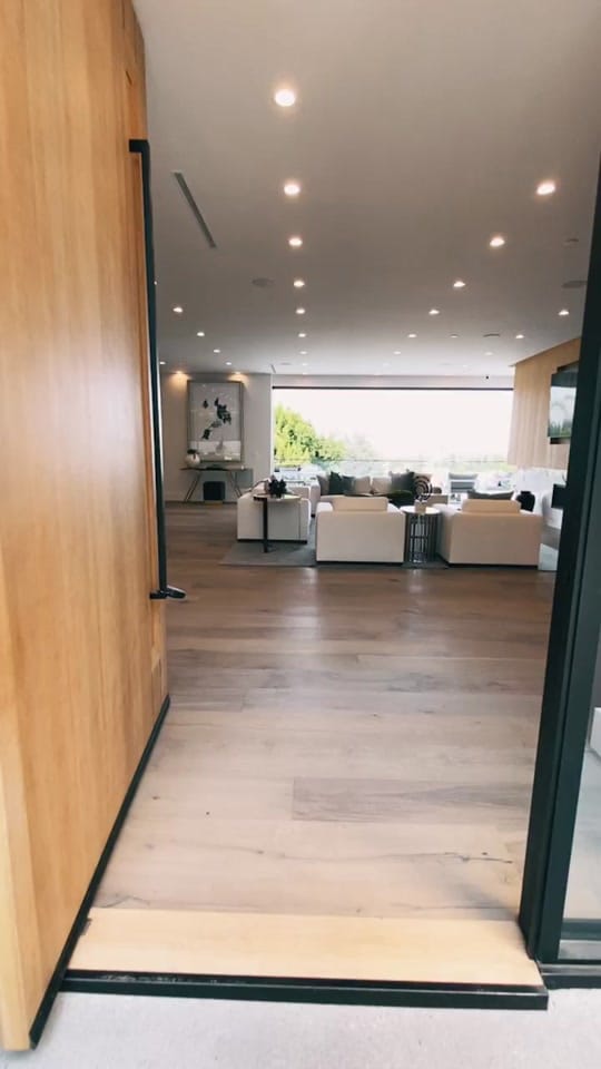 Post 8 by Daniel Eliyahou on TikTok (video)