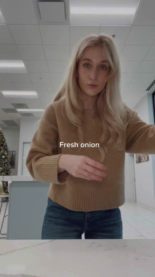Post 1 by Anna-Sofia Belova on TikTok (video)