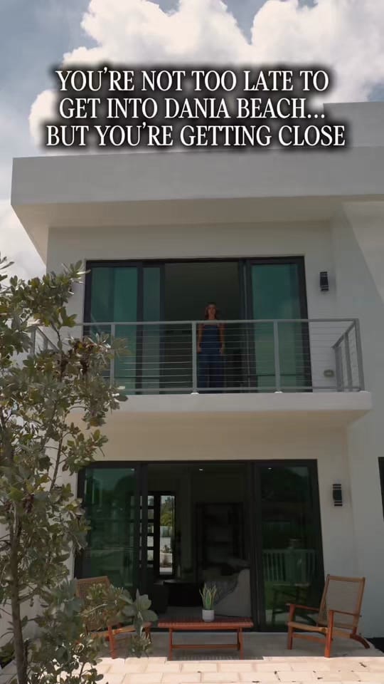 Post 8 by Jess Sonino | Miami Luxury RE on TikTok (video)