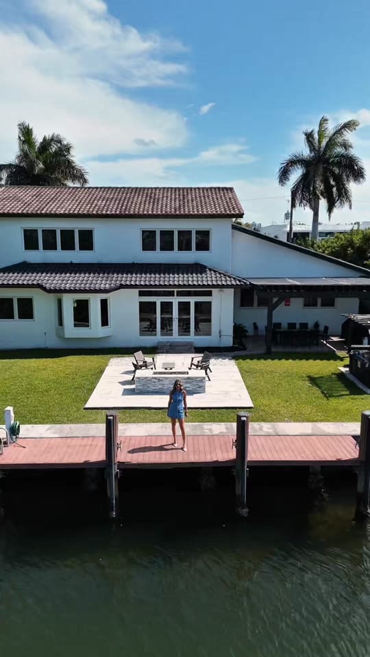Post 9 by Jess Sonino | Miami Luxury RE on TikTok (video)