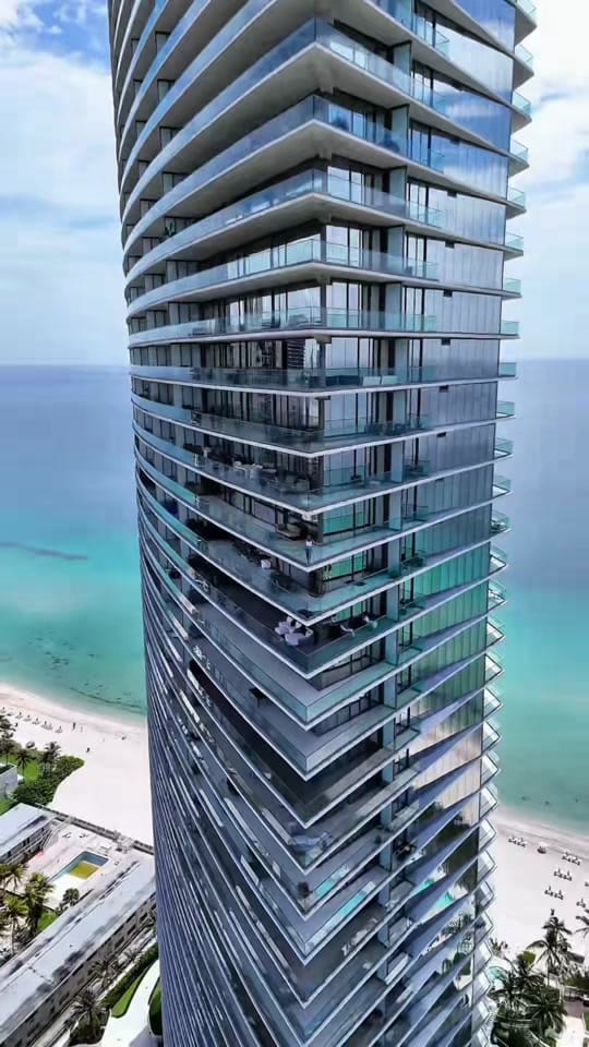 Post 3 by Jess Sonino | Miami Luxury RE on TikTok (video)