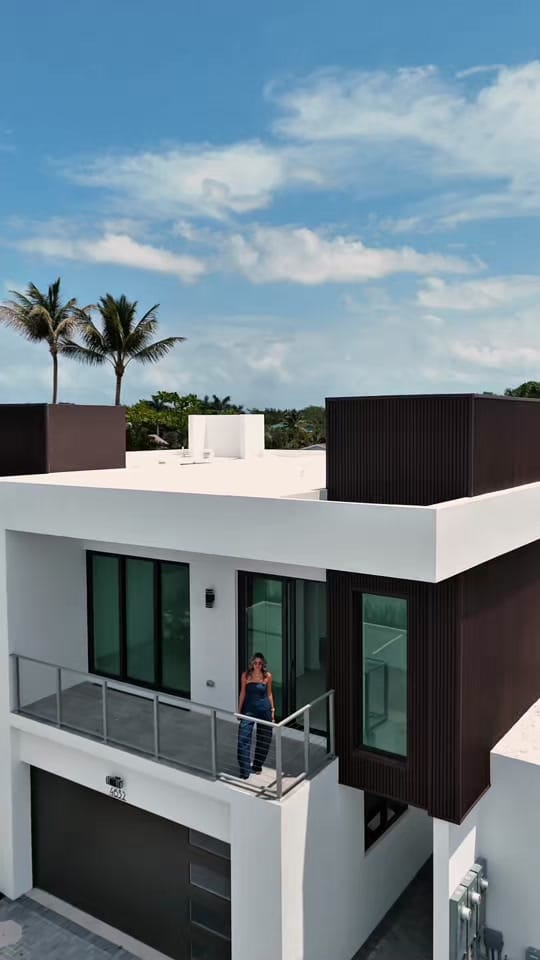 Post 10 by Jess Sonino | Miami Luxury RE on TikTok (video)