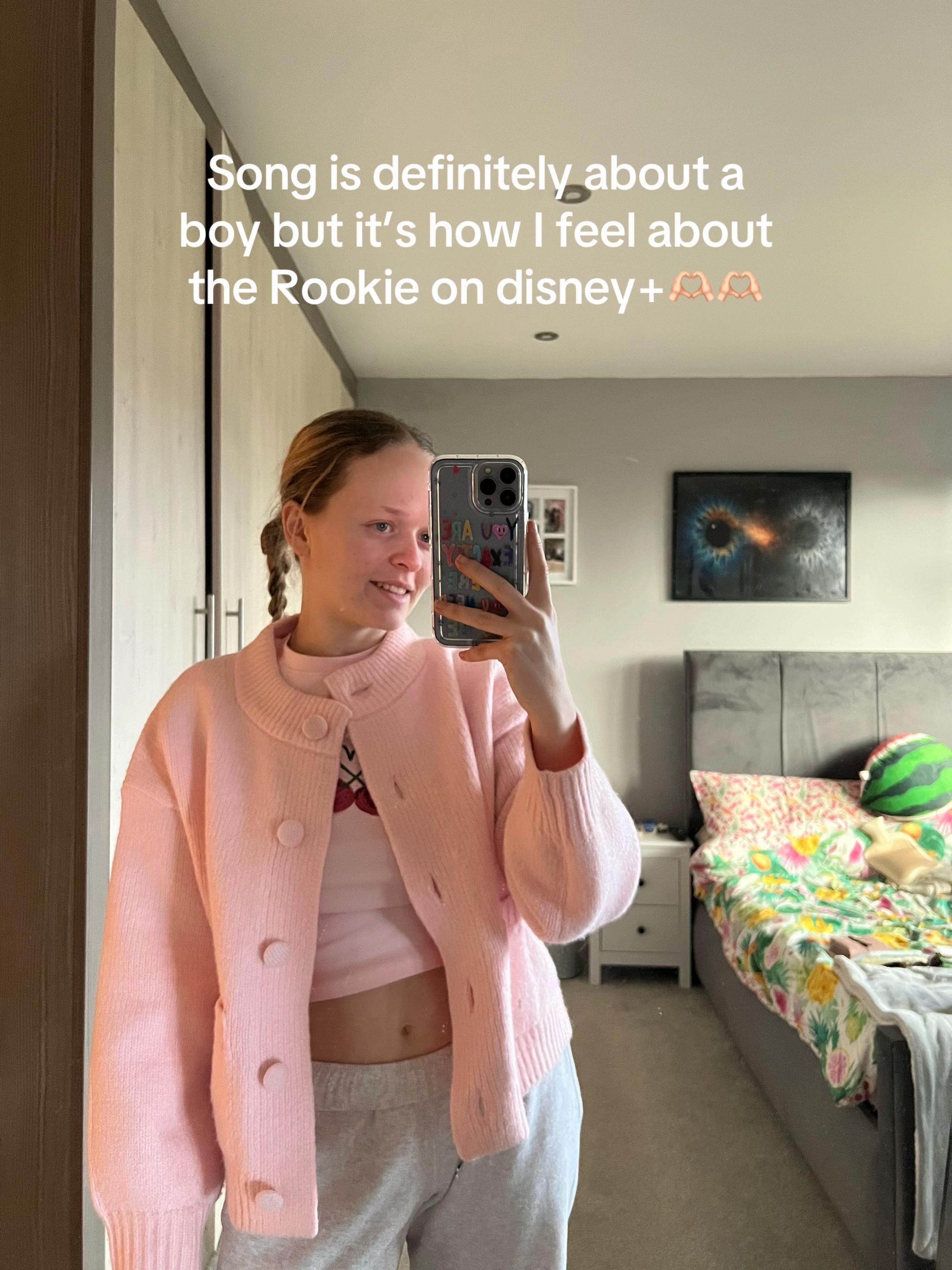 Post 6 by ELLIE OWEN 🫶🏻👙✈️🌊🍒 on TikTok (video)