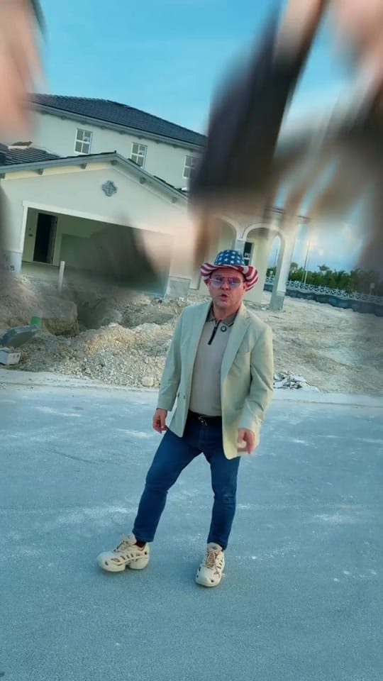 Post 7 by Andy Zamudio Real Estate Miami on TikTok (video)