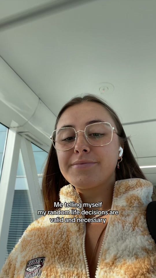 Post 5 by Chloe on TikTok (video)