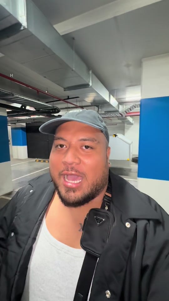 Post 2 by itskingleroy on TikTok (video)