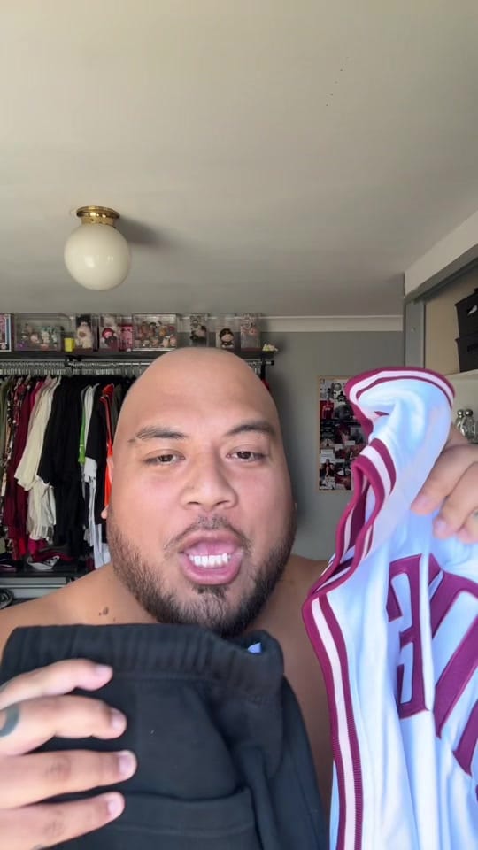 Post 10 by itskingleroy on TikTok (video)