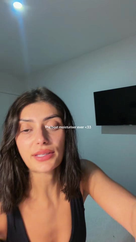 Post 2 by EatwithSofia on TikTok (video)