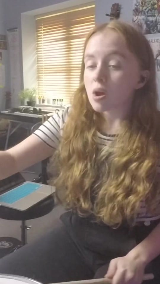 Post 2 by Mini on TikTok (video)