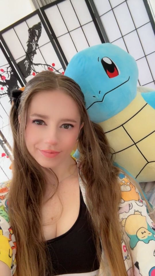 Post 8 by Ellie Skywalker on TikTok (video)