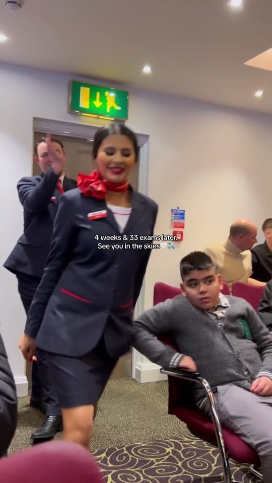 Post 9 by Sana K🦄 Online Business Coach on TikTok (video)