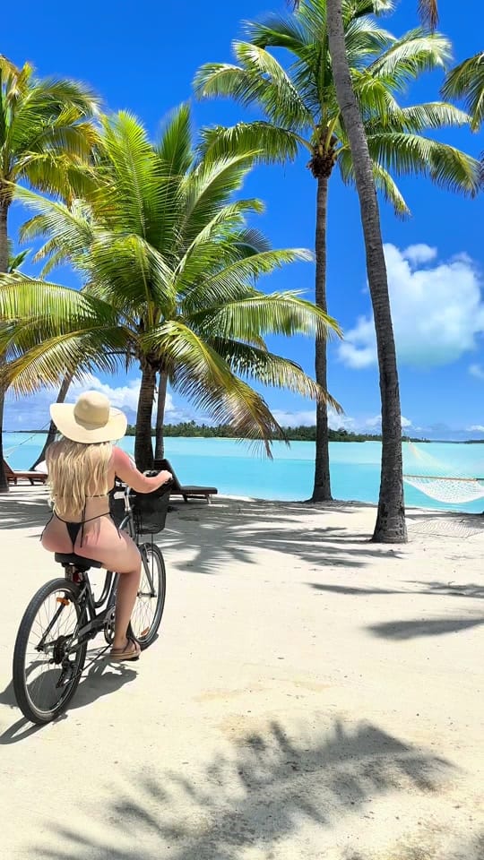 Post 10 by Zoe | Vlogs & Travel Tips on TikTok (video)