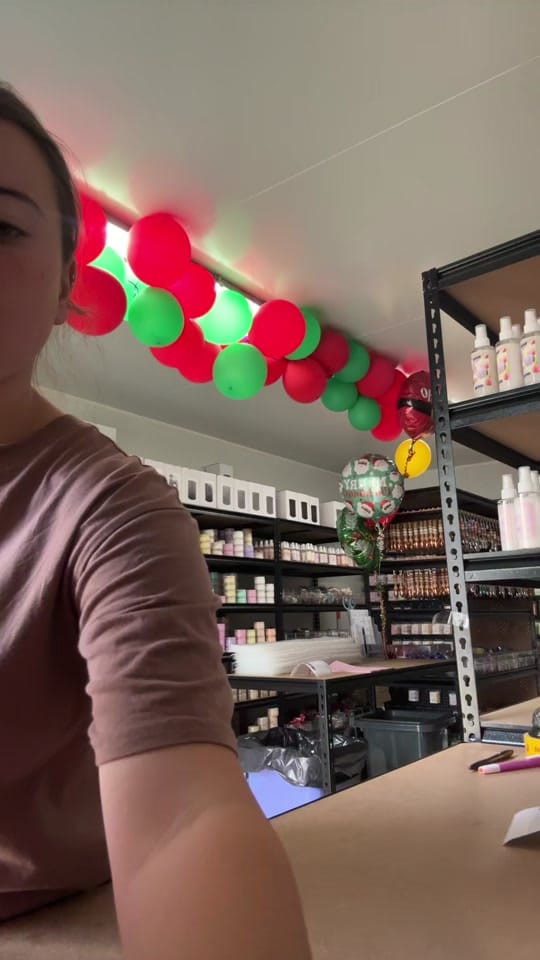 Post 5 by candlesbymadi backup on TikTok (video)