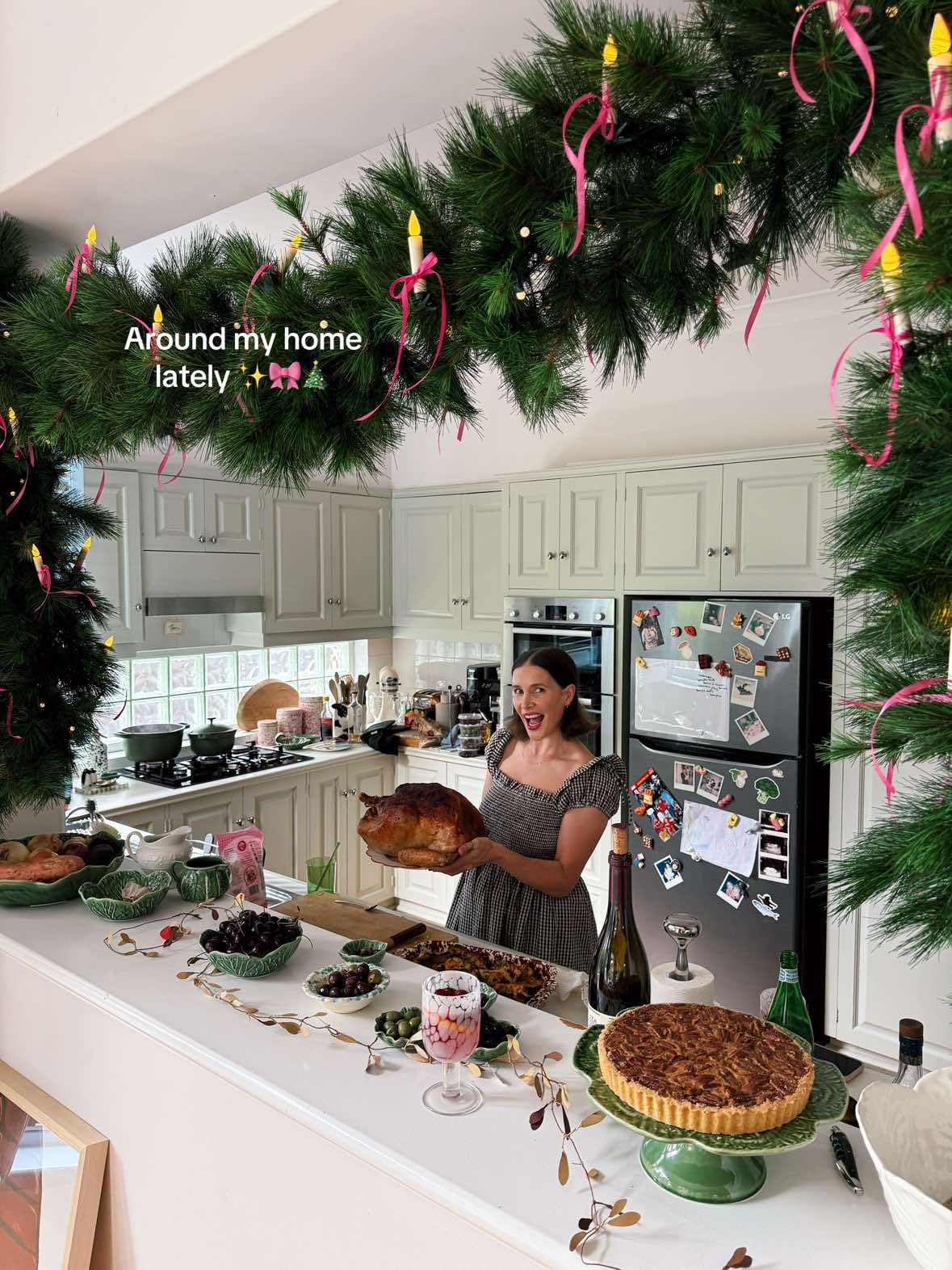 Post 4 by intothesauce on TikTok (video)