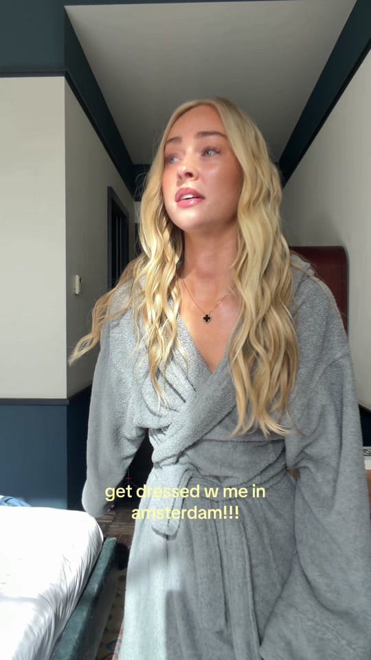 Post 4 by Sydney Schiffer on TikTok (video)