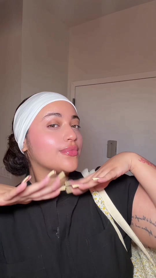 Post 6 by Sydney Lani🎀 on TikTok (video)