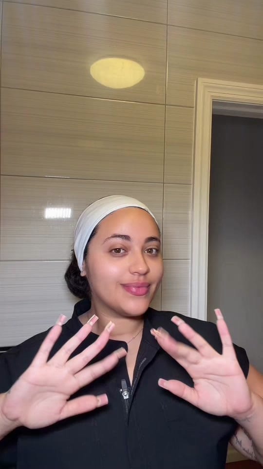 Post 2 by Sydney Lani🎀 on TikTok (video)