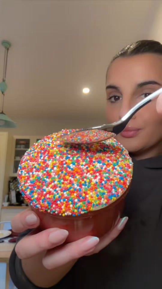 Post 8 by Adriana 💛 on TikTok (video)