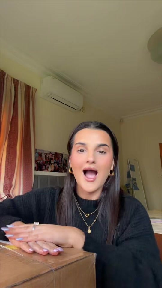 Post 1 by Adriana 💛 on TikTok (video)