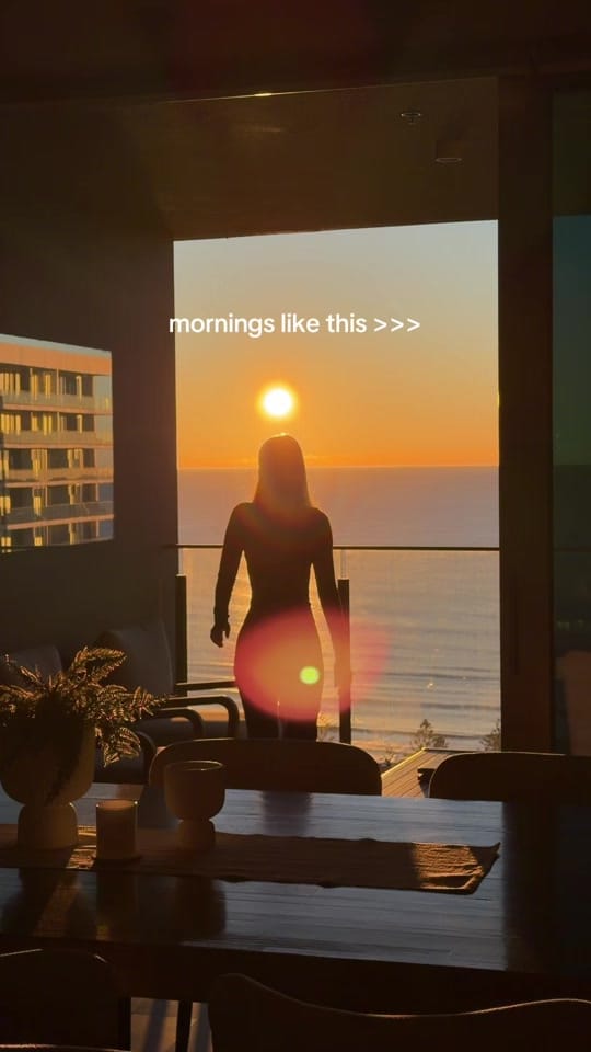Post 4 by Julia Pintilie on TikTok (video)