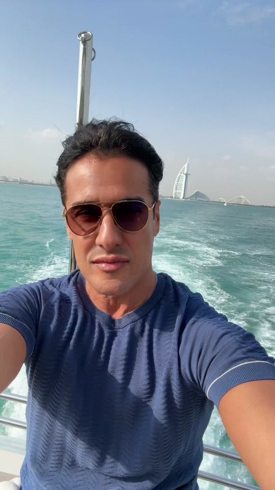 Post 2 by Karim on TikTok (video)