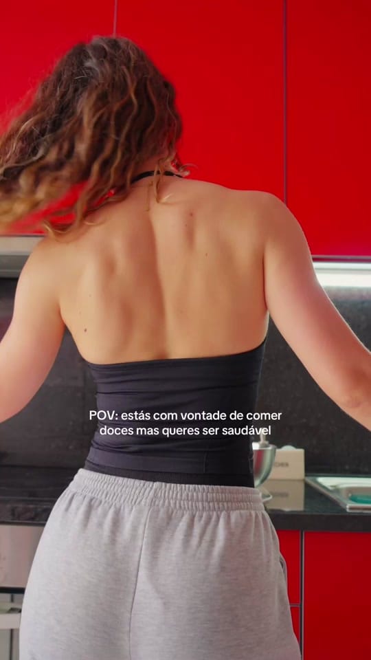 Post 4 by Adelaide Ferreira on TikTok (video)