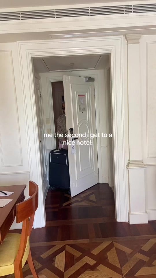 Post 6 by bella drag on TikTok (video)
