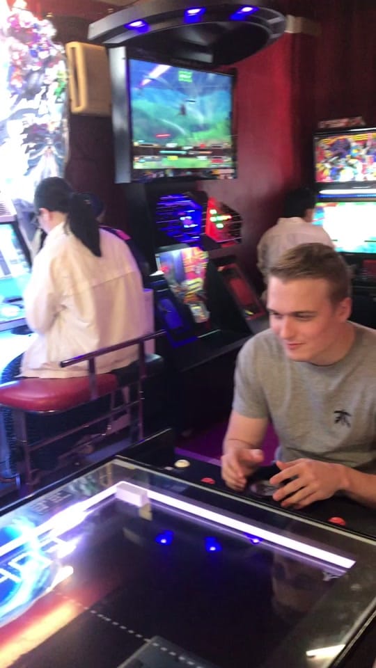 Post 1 by FNATIC R6 公式 on TikTok (video)