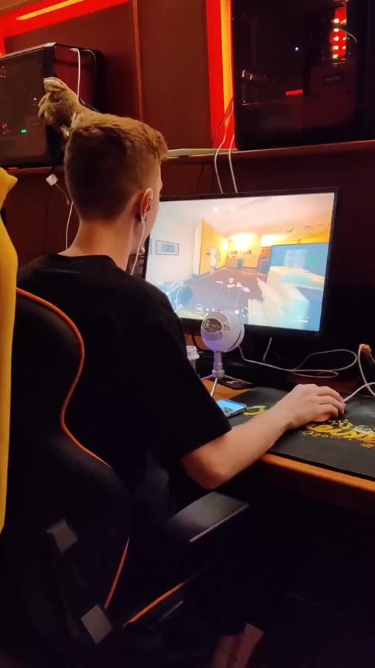 Post 10 by FNATIC R6 公式 on TikTok (video)