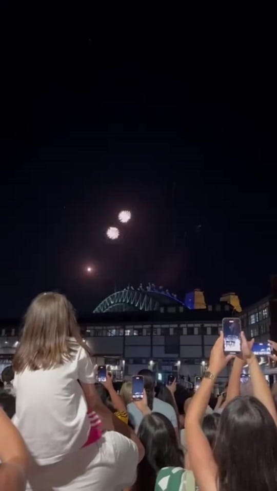 Post 10 by Ell Davis on TikTok (video)
