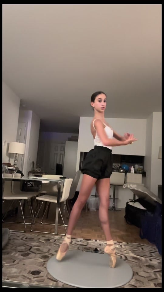 Post 5 by Ballet 🩰🤍 on TikTok (video)