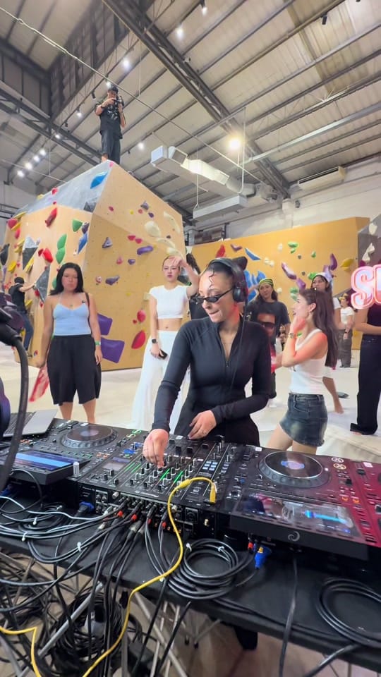Post 1 by Crystal Cartier on TikTok (video)