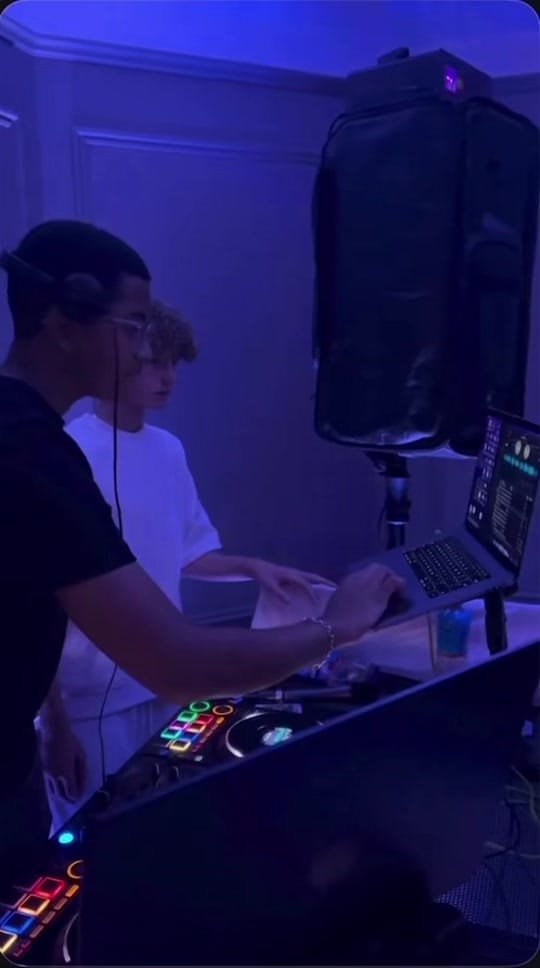 Post 6 by TOTO on TikTok (video)