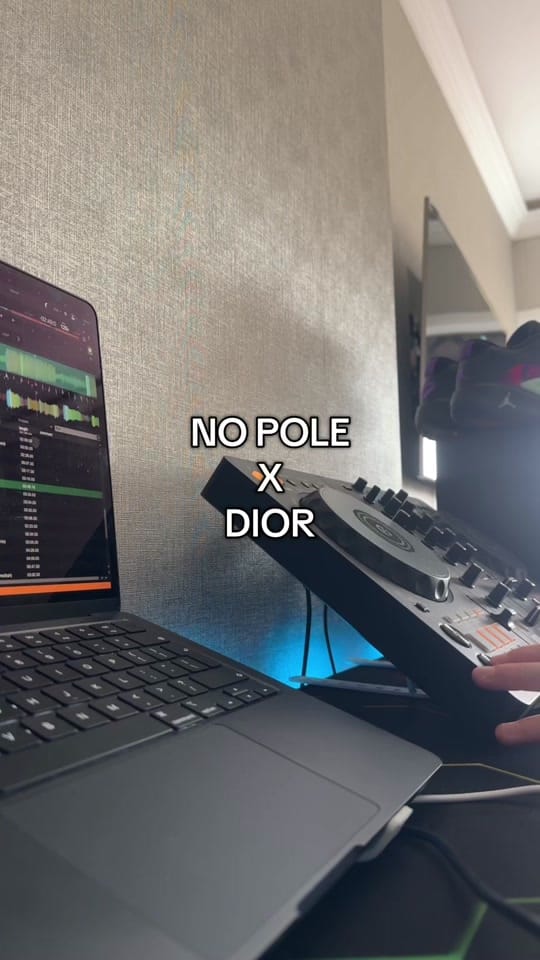 Post 7 by TOTO on TikTok (video)