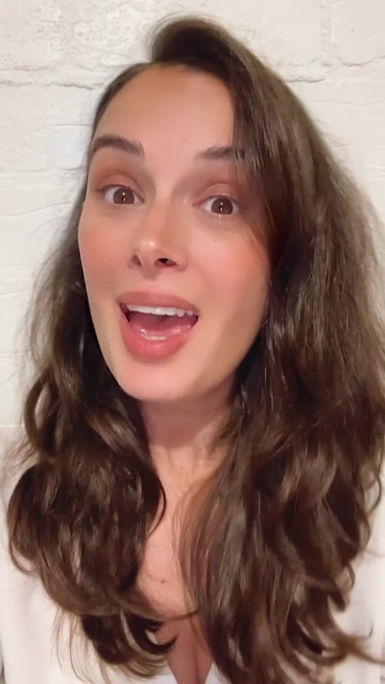Post 4 by Evelyn Sharma on TikTok (video)