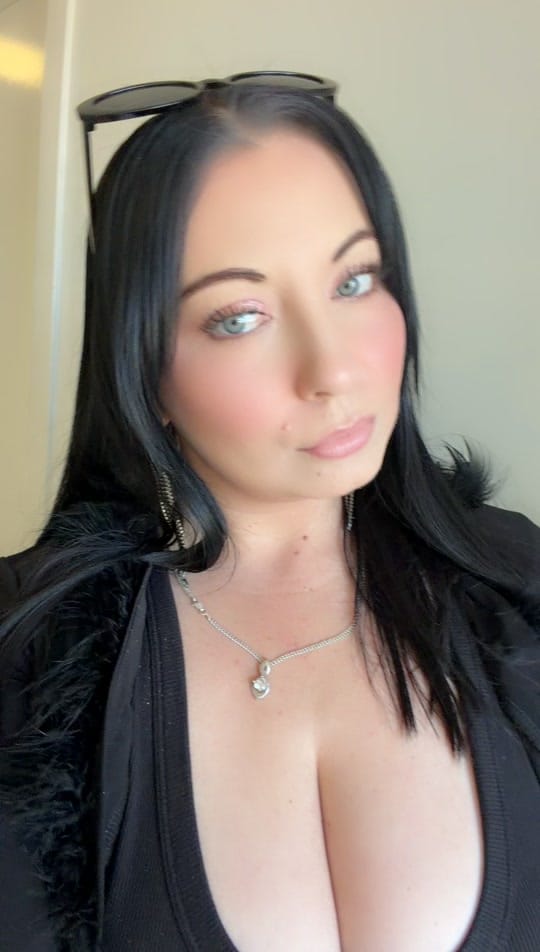Post 1 by Queen Bea Savage on TikTok (video)