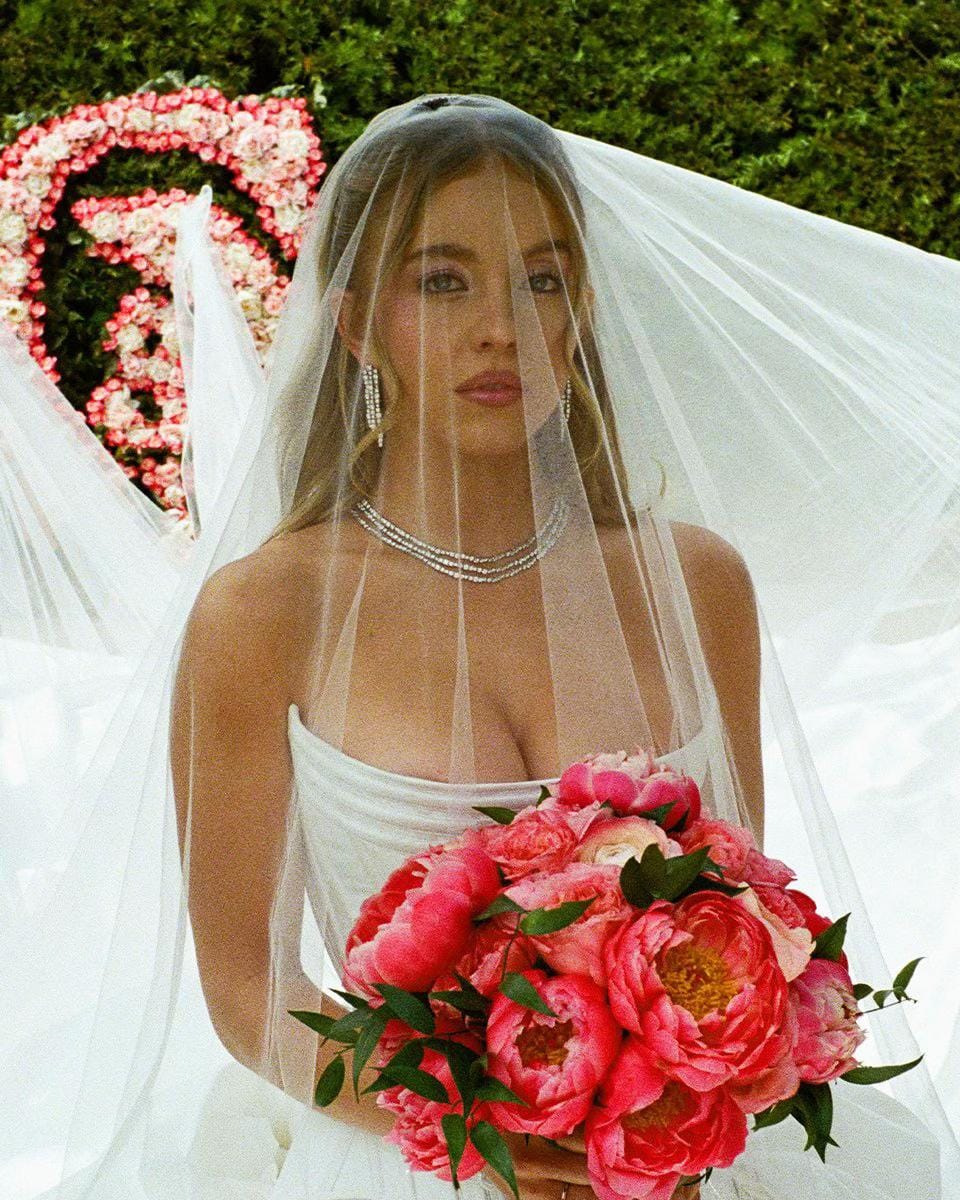 Post 6 by Sydney Sweeney on TikTok (video)