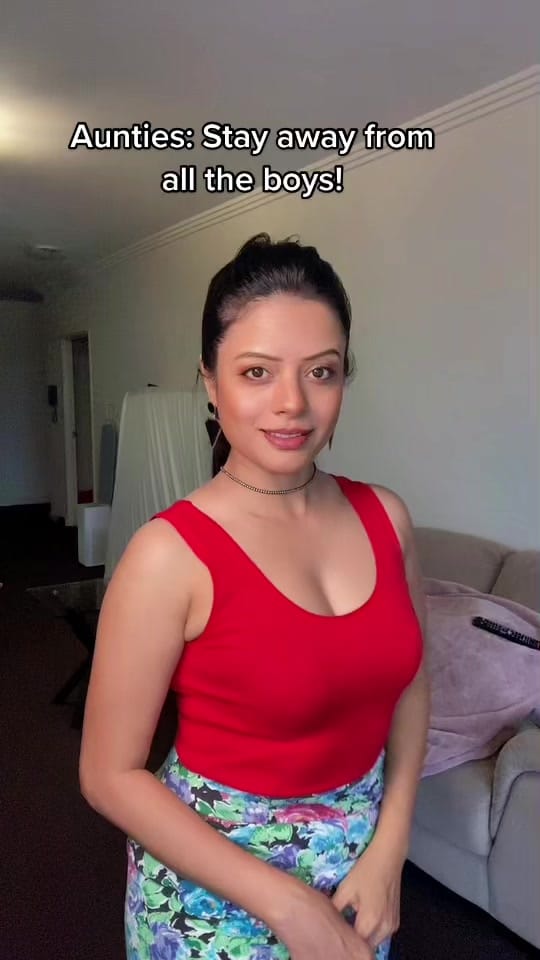 Post 8 by Dee Sinnarkar on TikTok (video)
