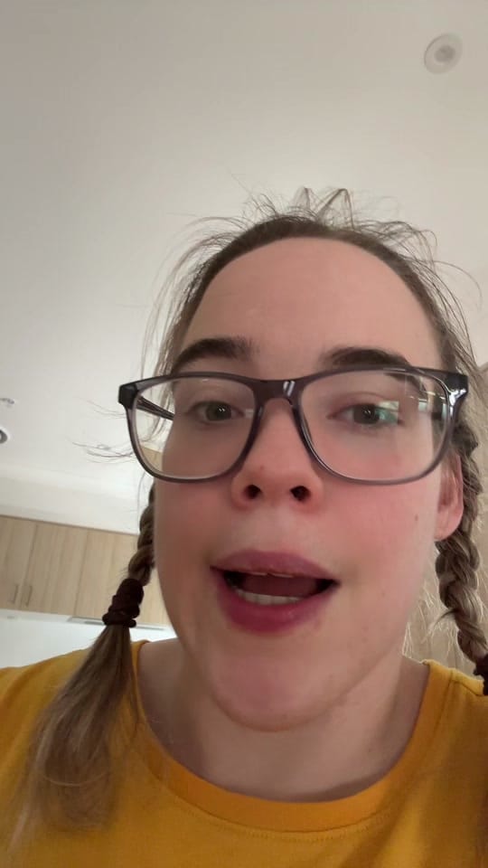 Post 2 by Queen bee🦋 on TikTok (video)