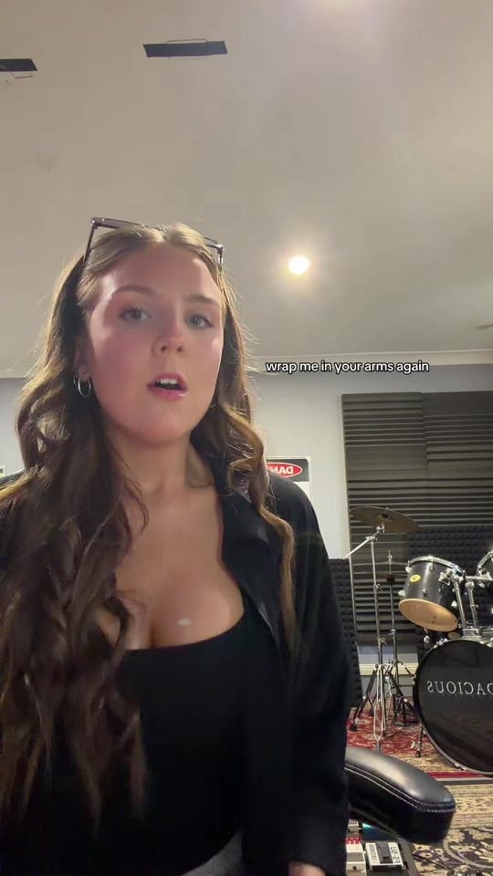 Post 3 by SOPHIE JEAN on TikTok (video)