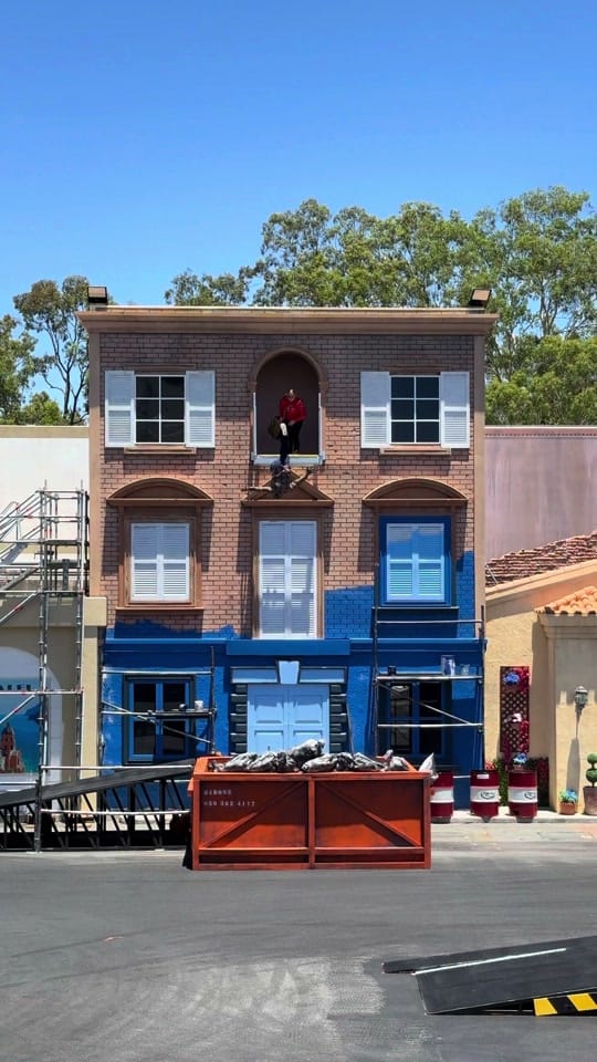 Post 1 by Warner Bros. Movie World on TikTok (video)