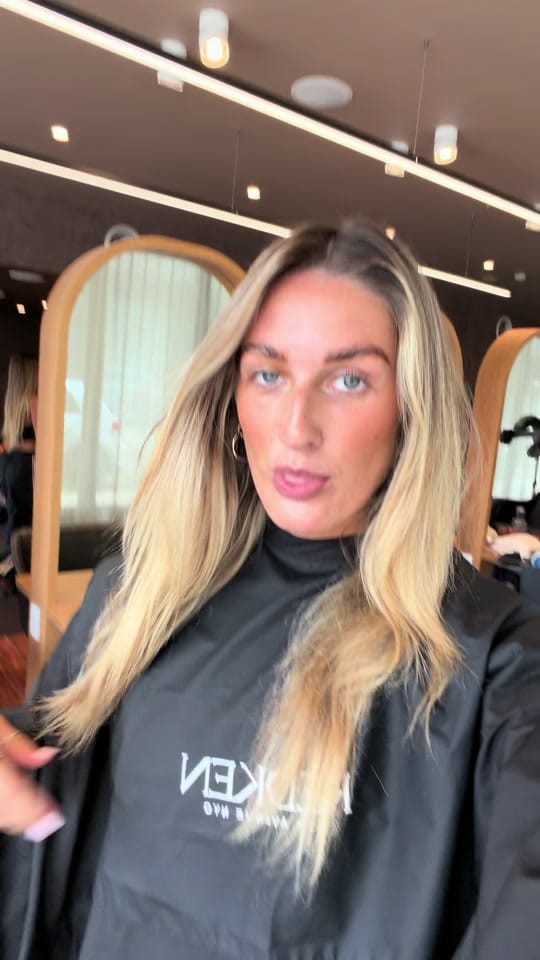 Post 9 by Rebecca Sambrook | 🇬🇧✈️🇦🇺 on TikTok (video)