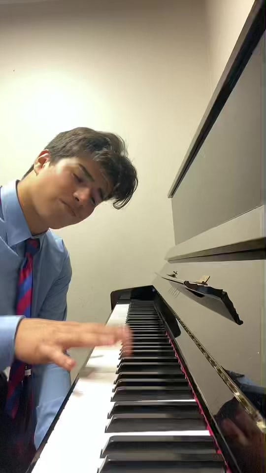 Post 9 by Robbie Hunt on TikTok (video)