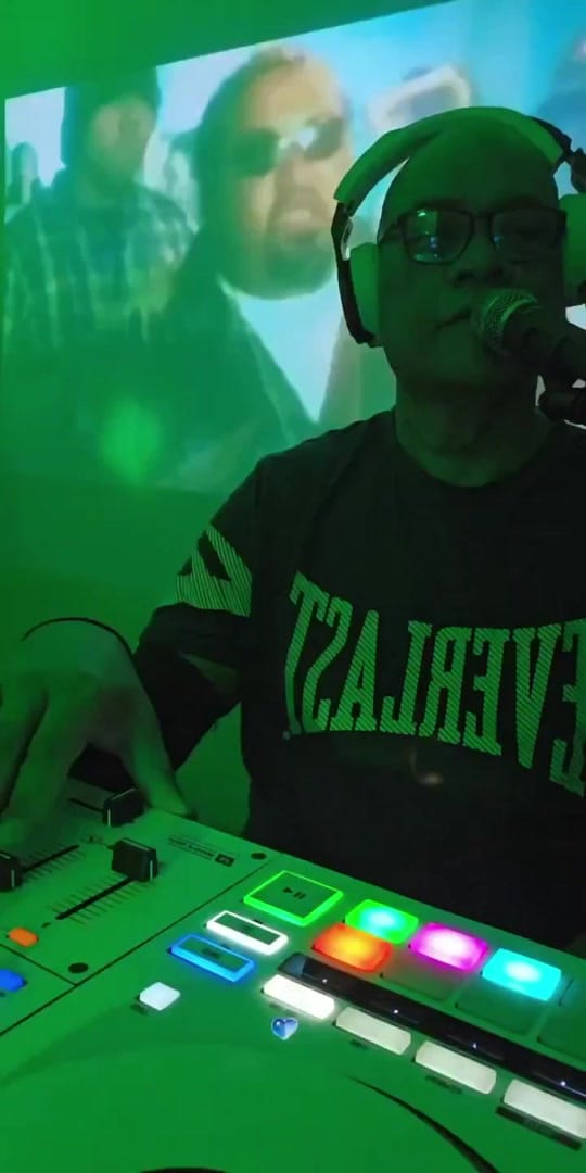 Post 1 by DJ SIR CHARLES 100%RARO on TikTok (video)
