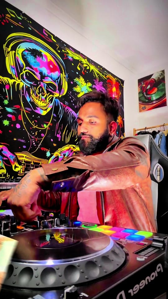 Post 1 by DJ AJAY on TikTok (video)
